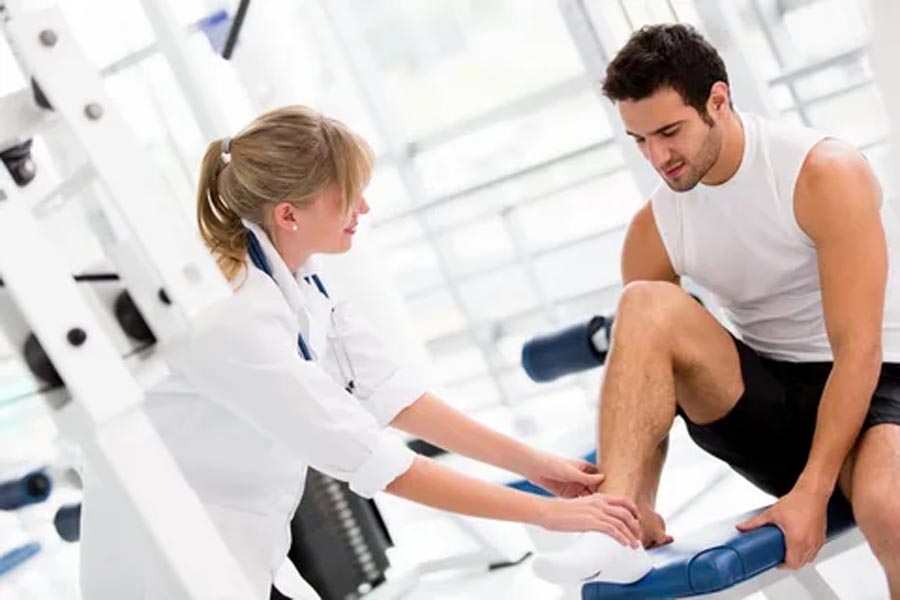 Coping with Foot Issues Before Seeing a Podiatrist